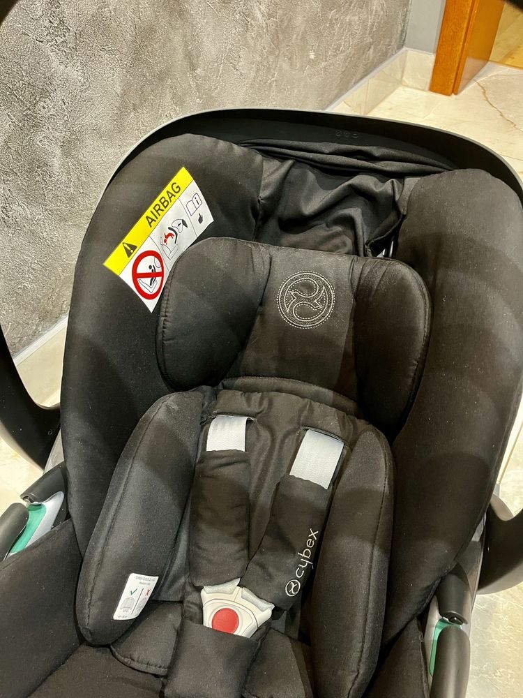 Cybex cloud z2 deep black Nosidełko
