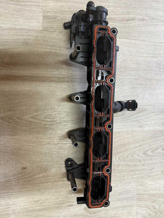 Впускной коллектор нижняя нижня часть Audi Q5 q5 2009-2017 06H133209F