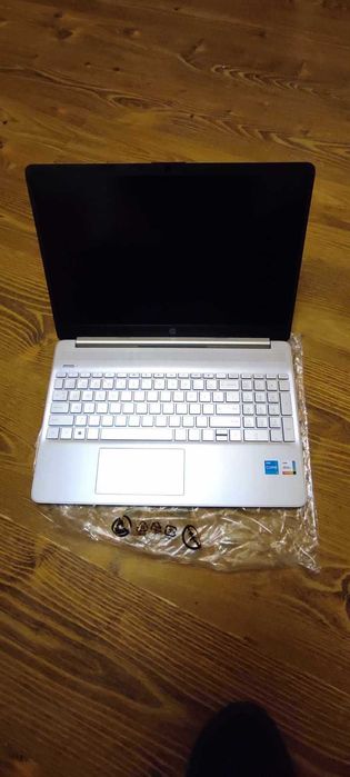 Laptop NOWY HP 15s-fq4489nw IntelCorei5 512gb ram8gb