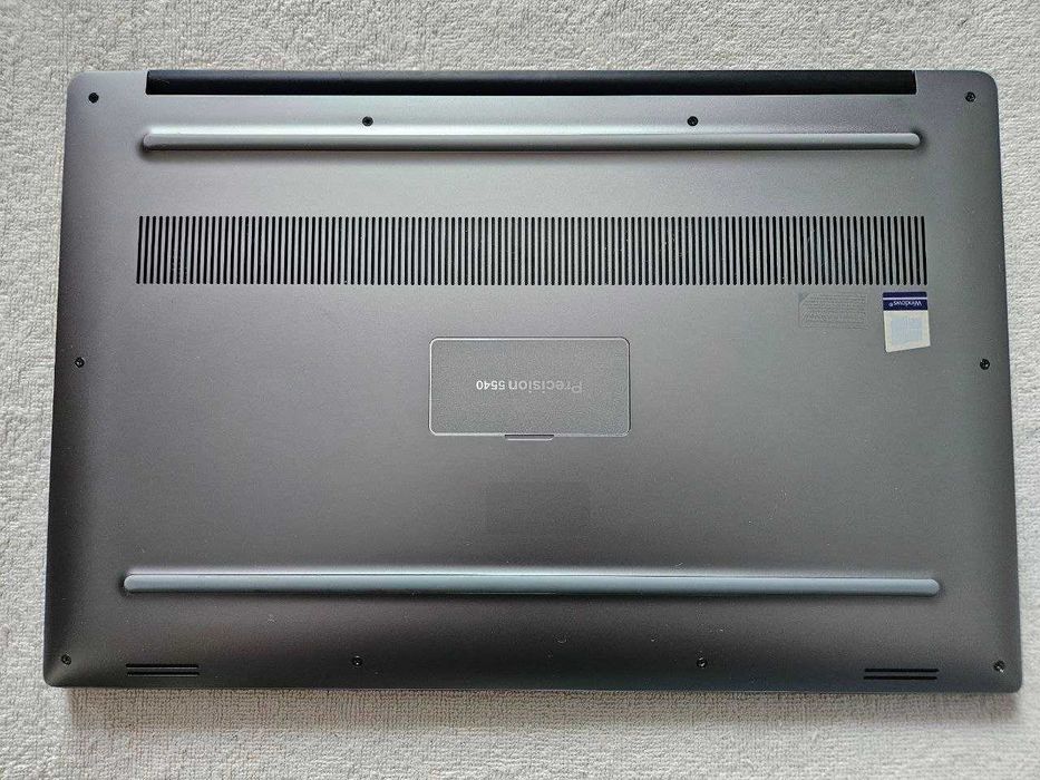 Ноутбук Dell Precision 5540 FHD 256/16GB i5 9400H Nvidia Quadro T1000