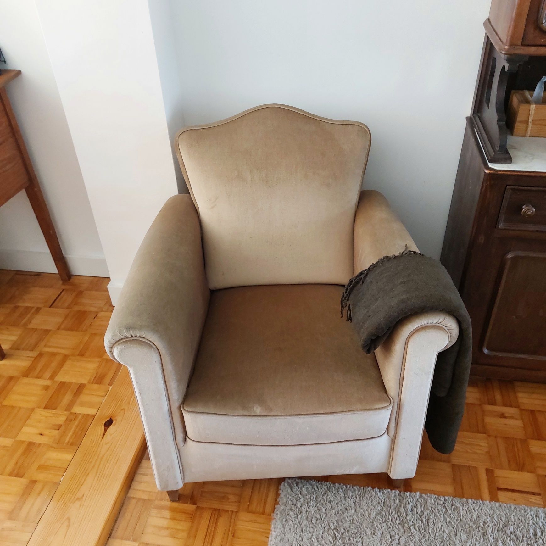 Sofa, poltrona beige em muito bom estado