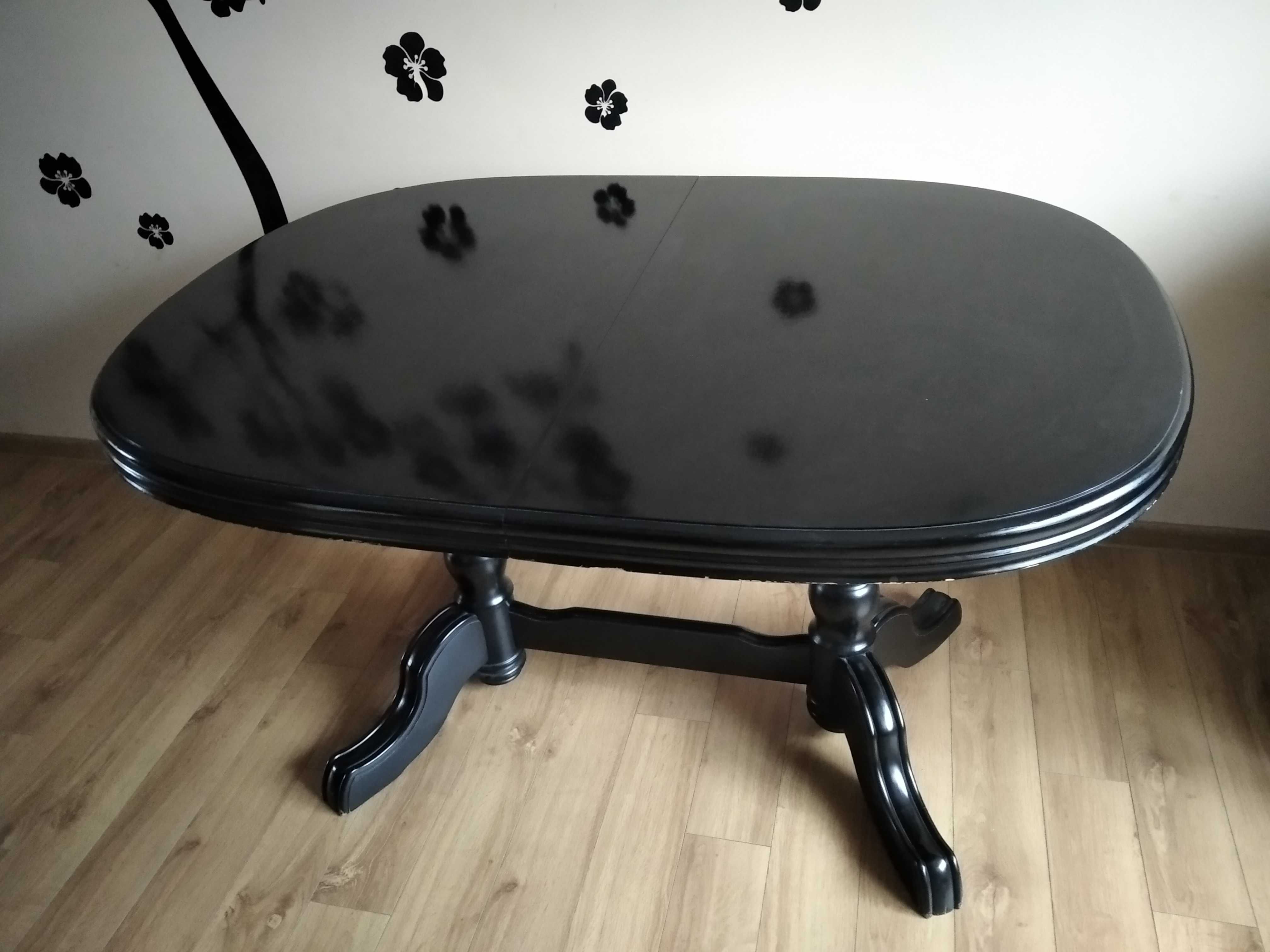 Stół do salonu pokoju