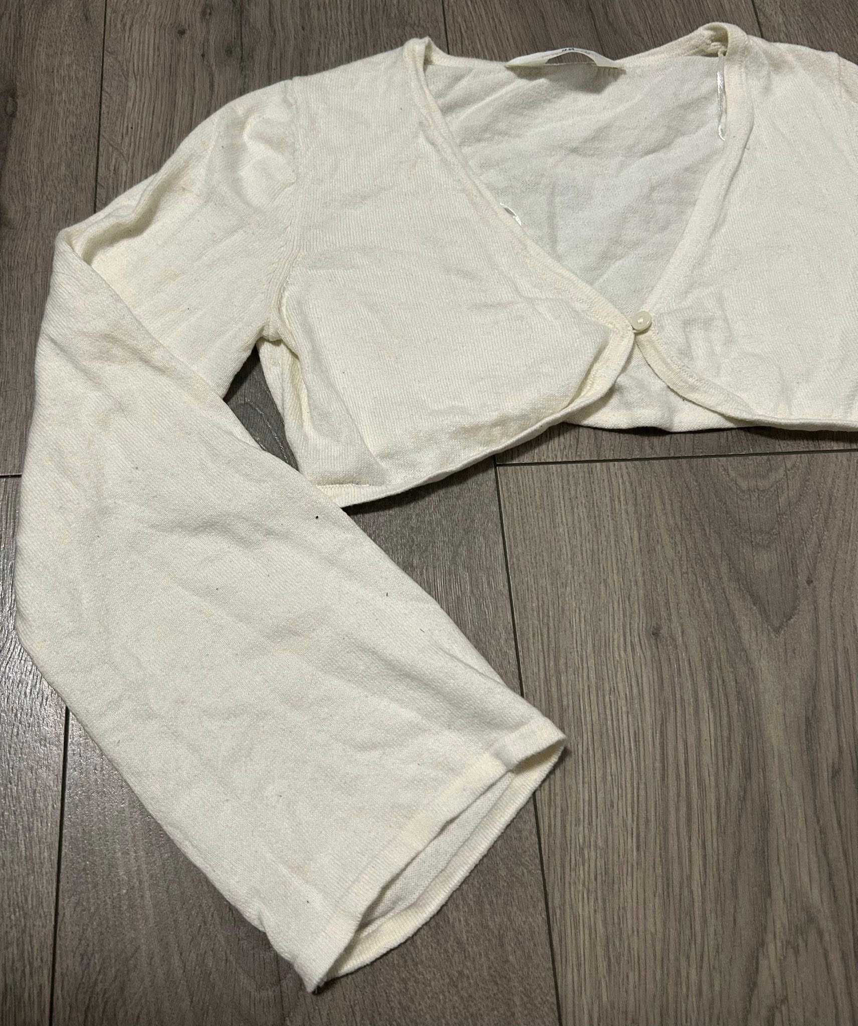 H&M 134 140 sweterek bolerko ecri białe szerokie rękawy