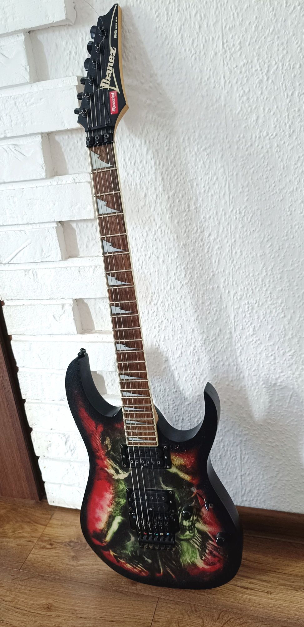 Piękny Zawodowy Ibanez RG 320 PG Gitara Elektryczna