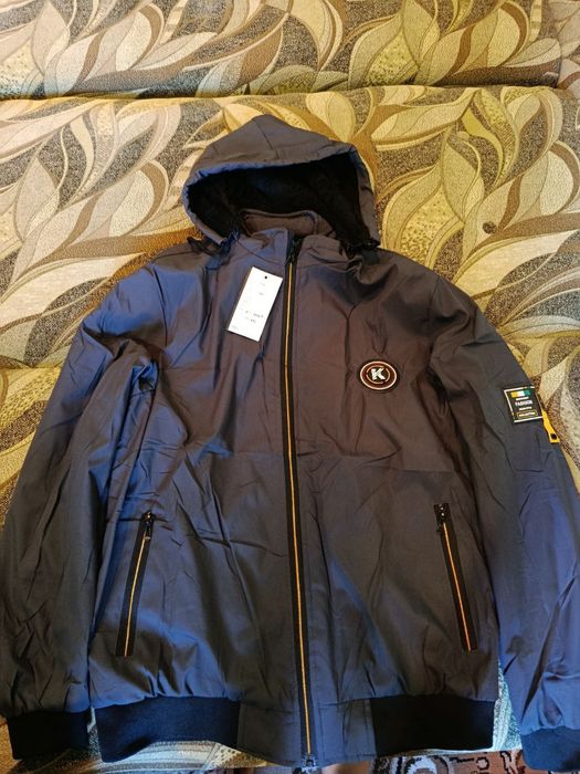 Курточка чоловіча