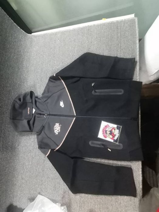 зипка nike tech fleece Syna World