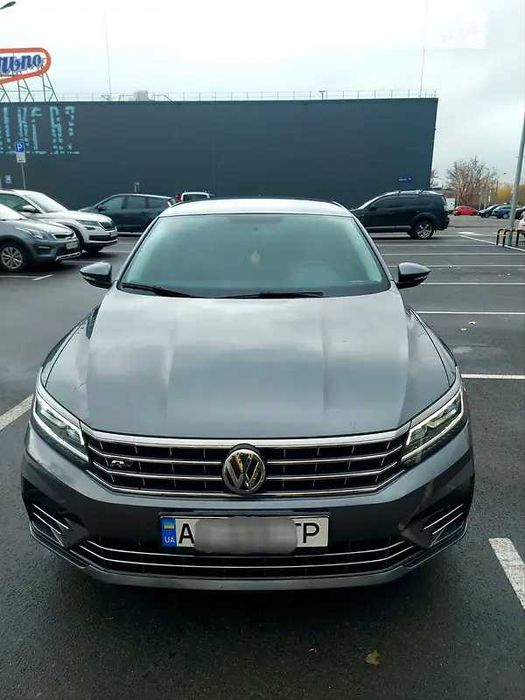 Продам Volkswagen Passat 2018
