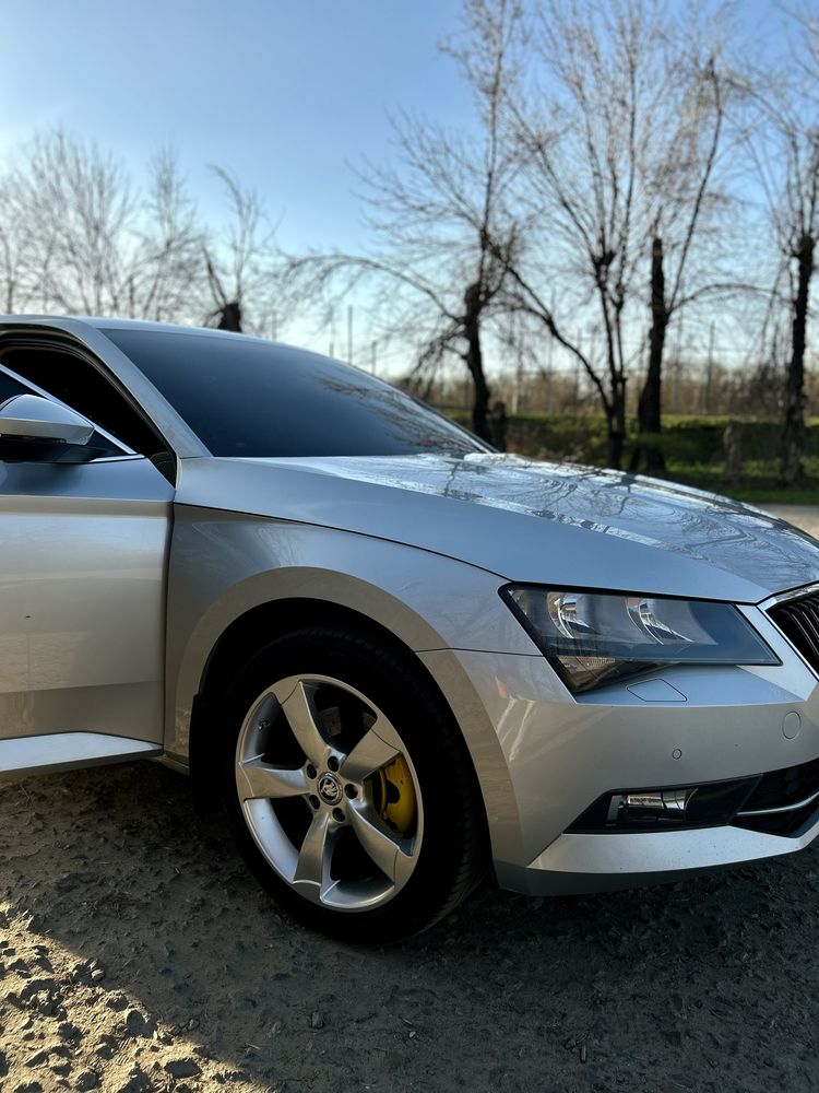 Продаю Skoda Superb