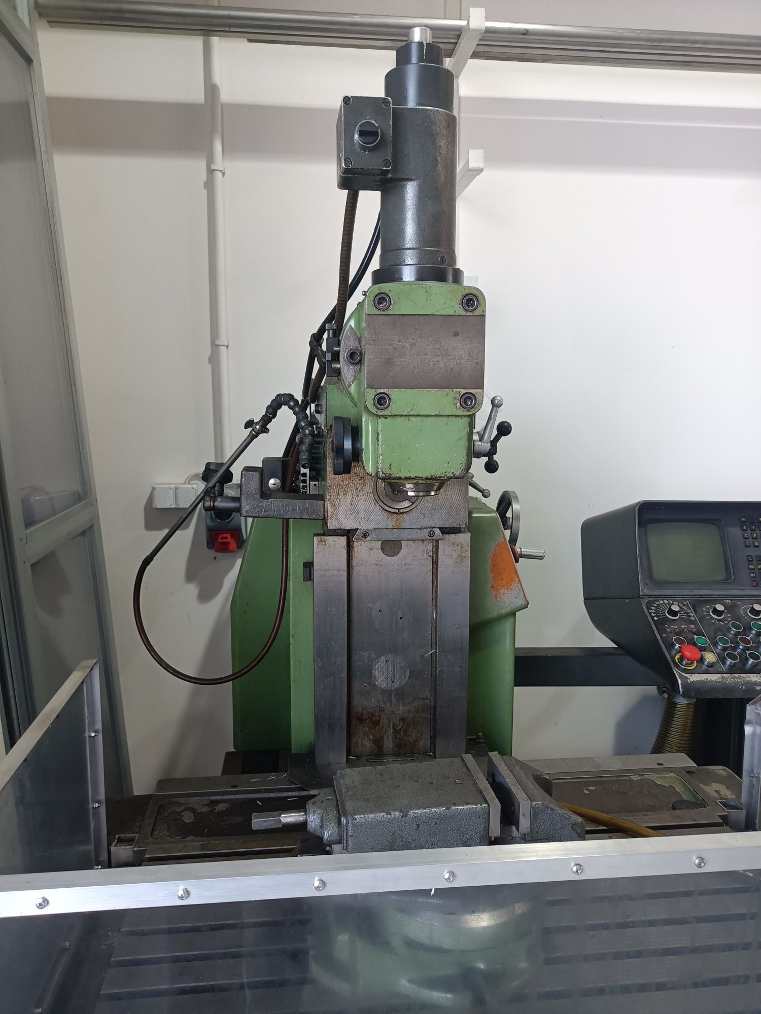 Frezarka marki DECKEL FP3A