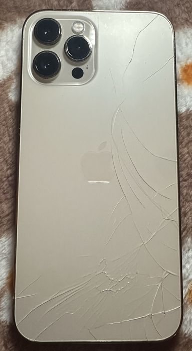 Продам терміново айфон 12 про макс