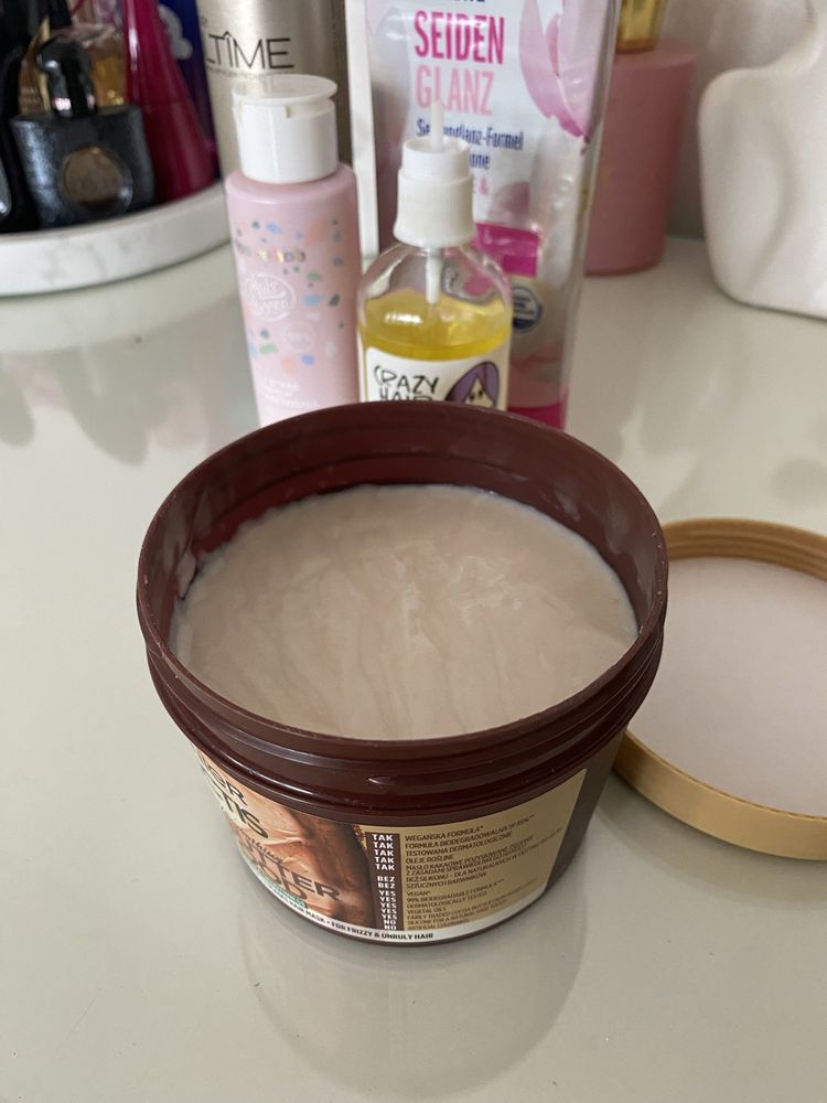Zestaw kosmetyków do włosów odżywka maska olej