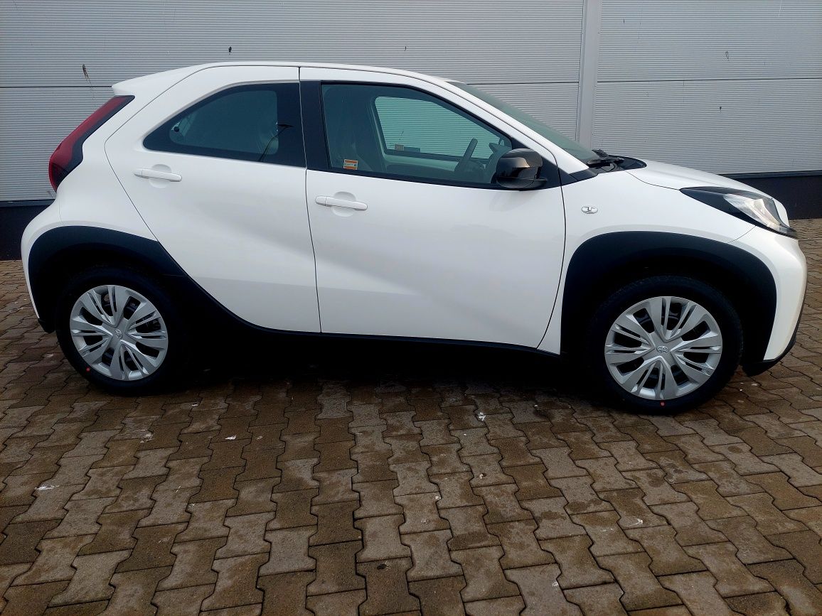 Wynajem samochodu auta Toyota Aygo X Ford Fiesta Opel Corsa LPG TANIO