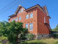 Будинок 2-пов. з мансардою, 400 м.кв./  діл. 8 сот./ район Метро