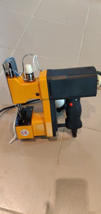 Мішкозашивна машина