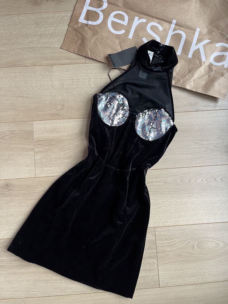 Bershka czarna krótka sukienka aksamit tiulowa gorsetowa sexy M