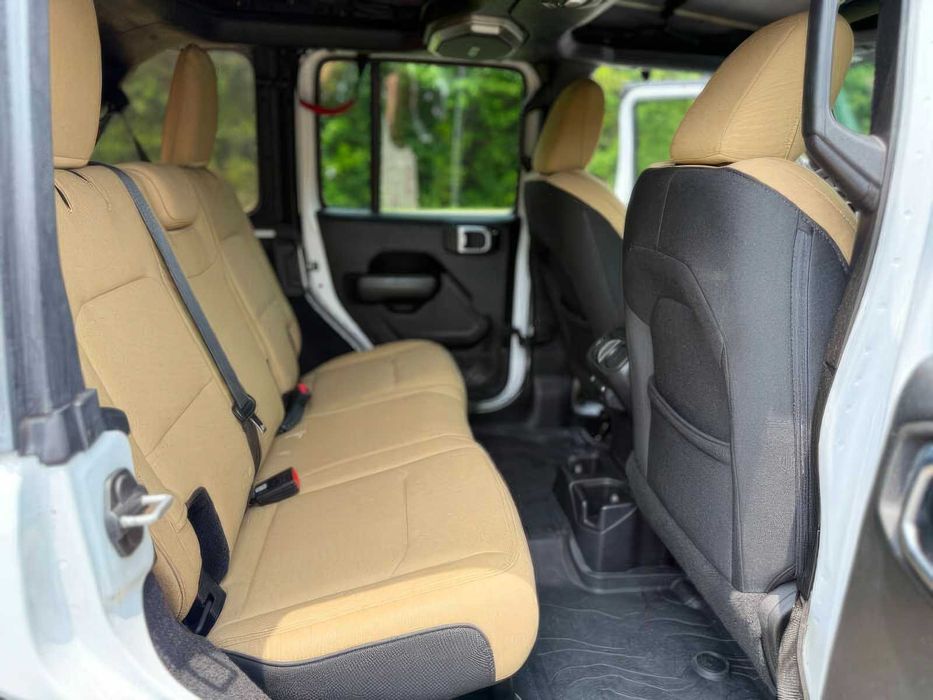 Jeep Wrangler Unlimited Sport S      2018