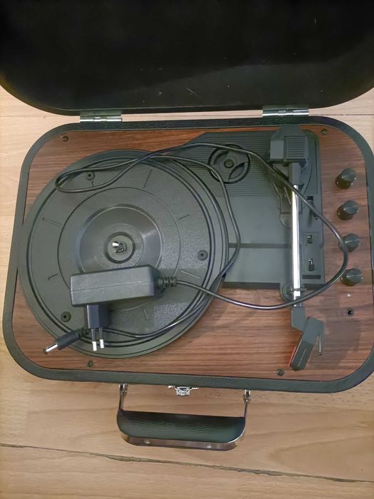 Gramofon Voksun uszkodzony