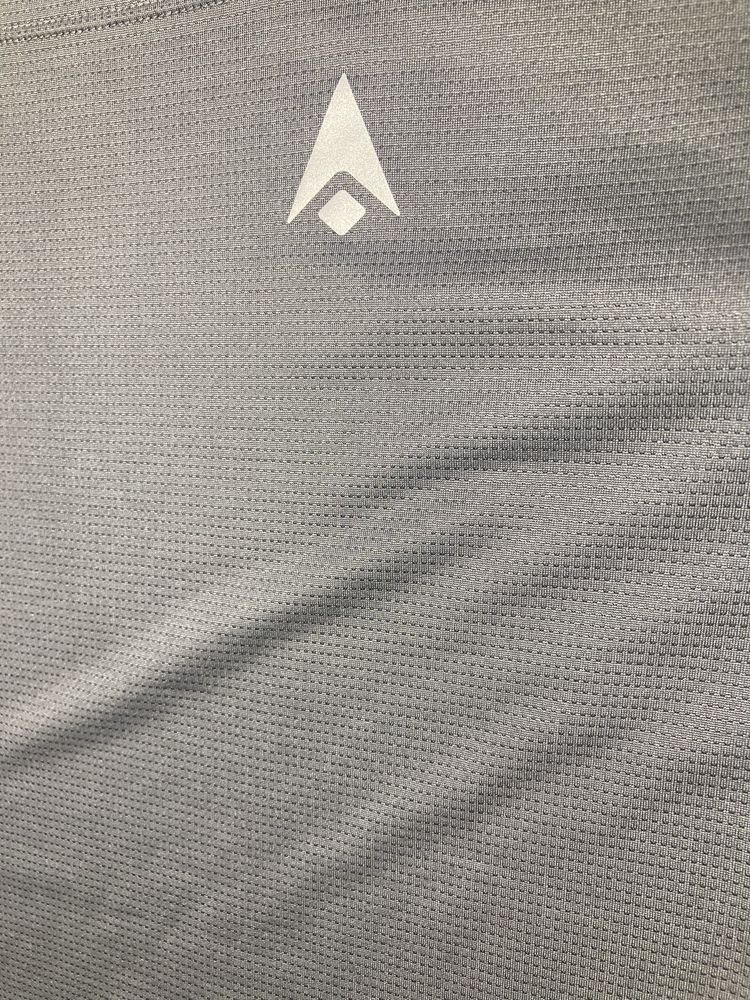 Camisola técnica de desporto