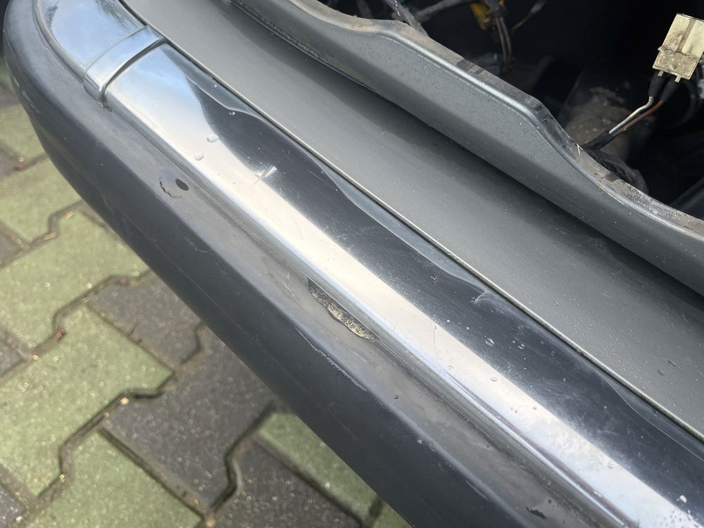 Zderzak przod BMW E32 dokladka V8