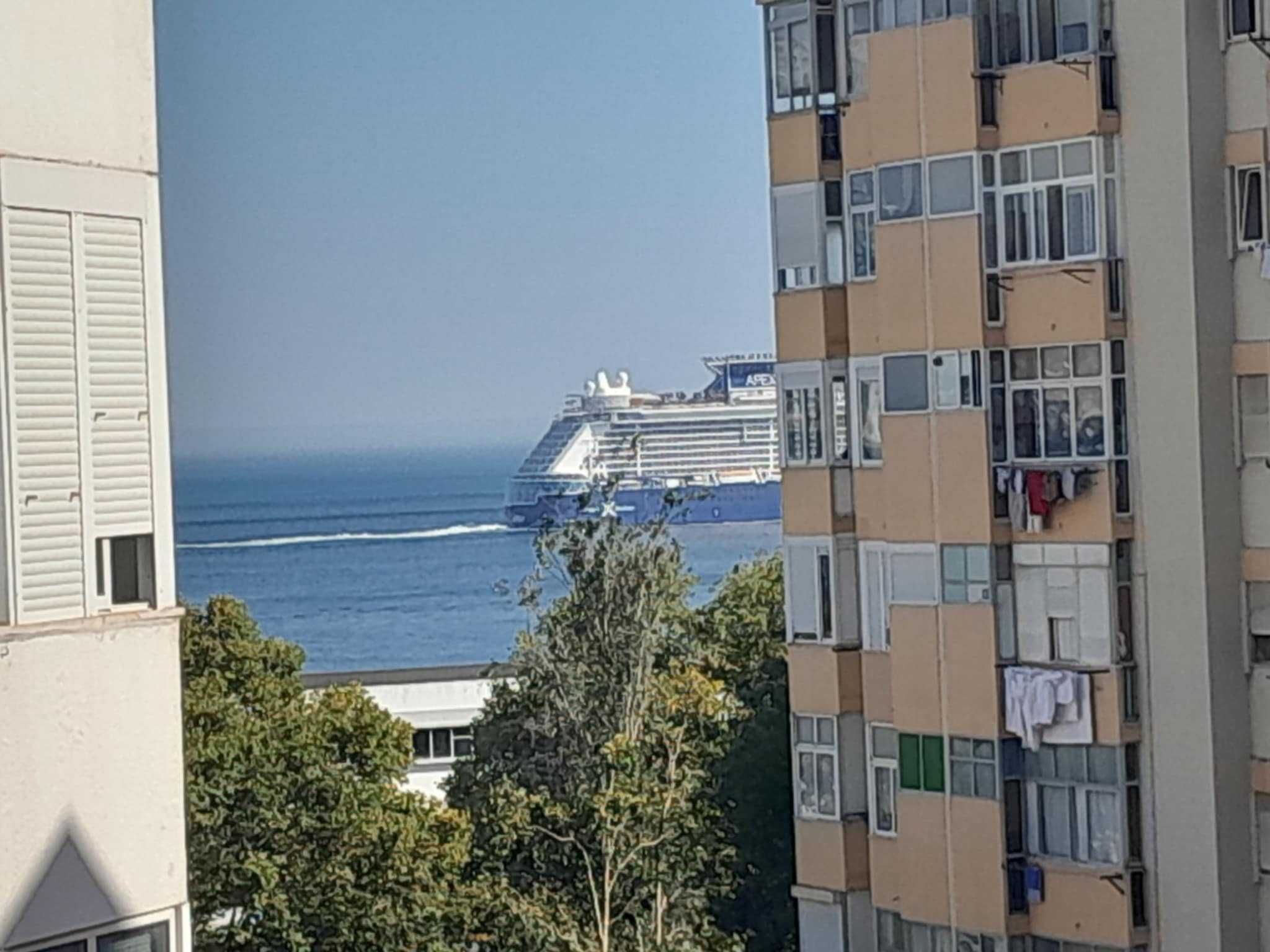 Apartamento T1 c/ Vista para o Mar - Paço de Arcos, Oeiras- PARTICULAR