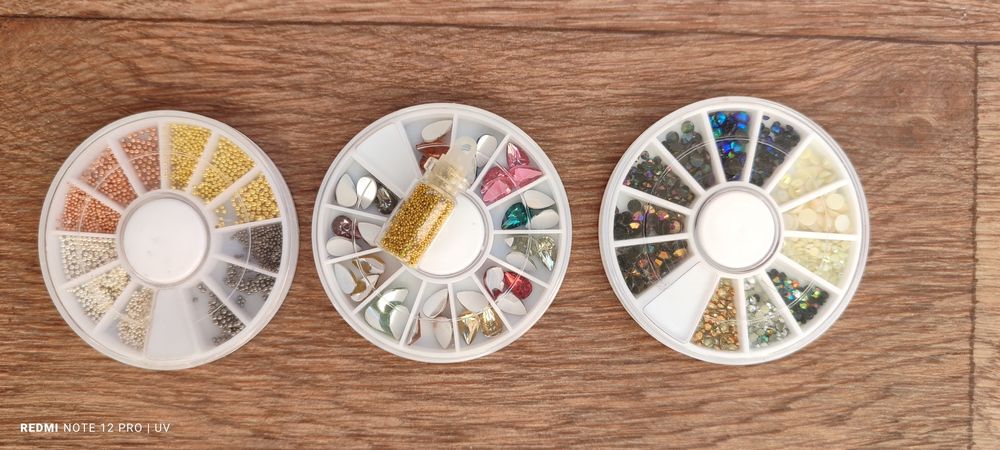 Стразы для маникюра