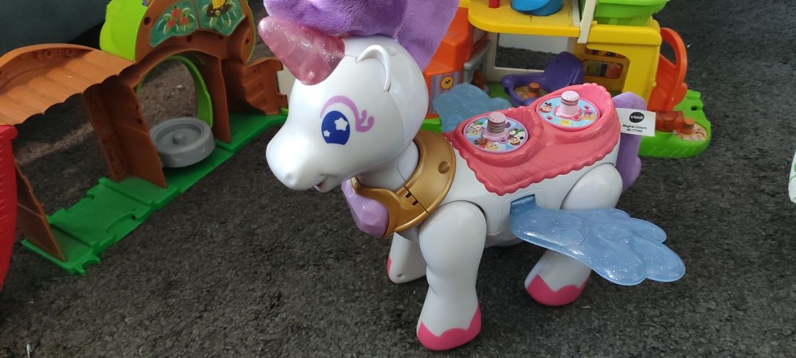 Mnóstwo zabawek VTech toot toot friends