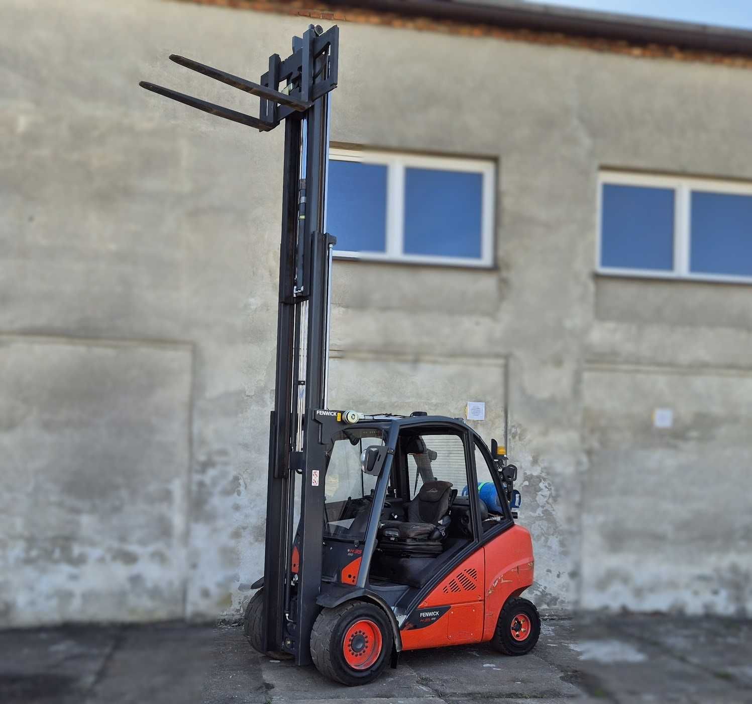 Linde H35 2017r . TRIPLEX z wolnym skokiem , 4 sekcje , wózek widłowy