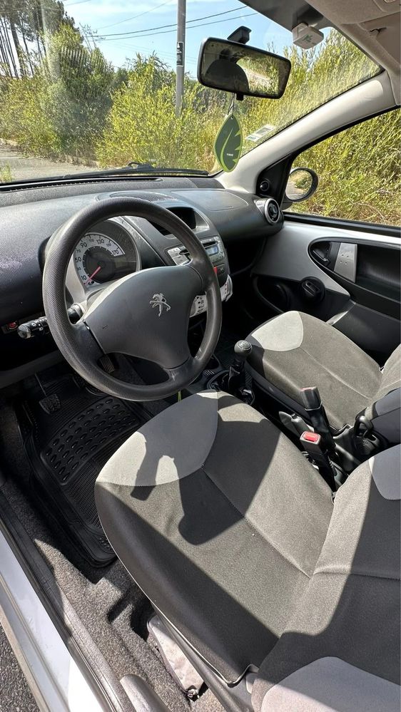 Carro Peugeot 107 de 2012