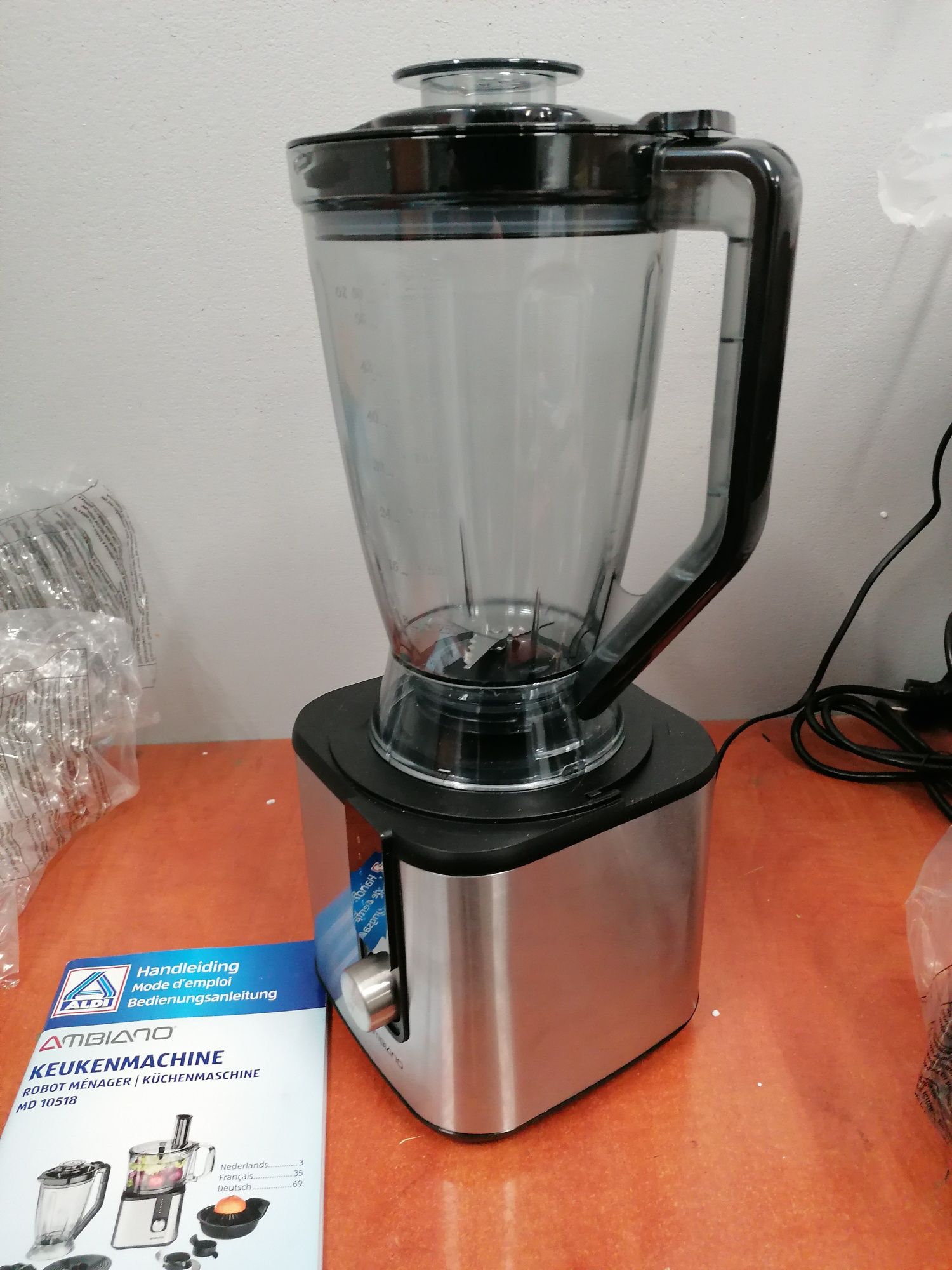 Robot kuchenny ambiano