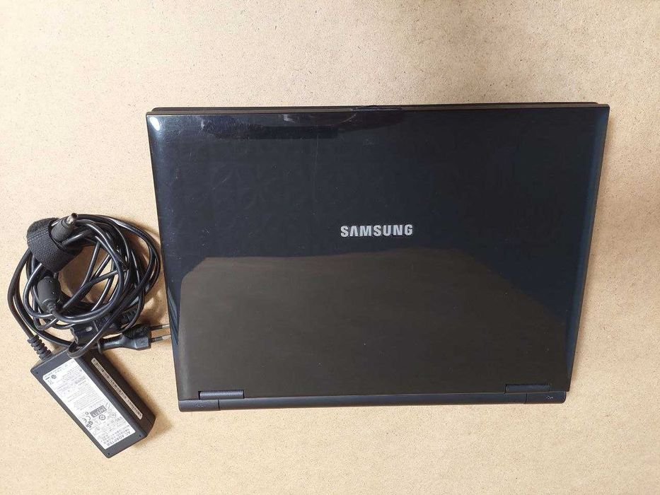 Ноутбук Samsung NP-R25E (на запчасти / нерабочий)