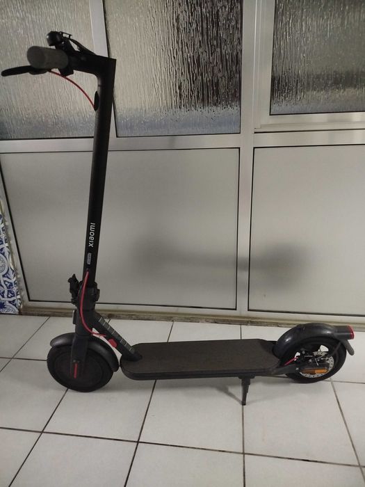 Trotinete Elétrica Xiaomi Scooter 4 - Preto