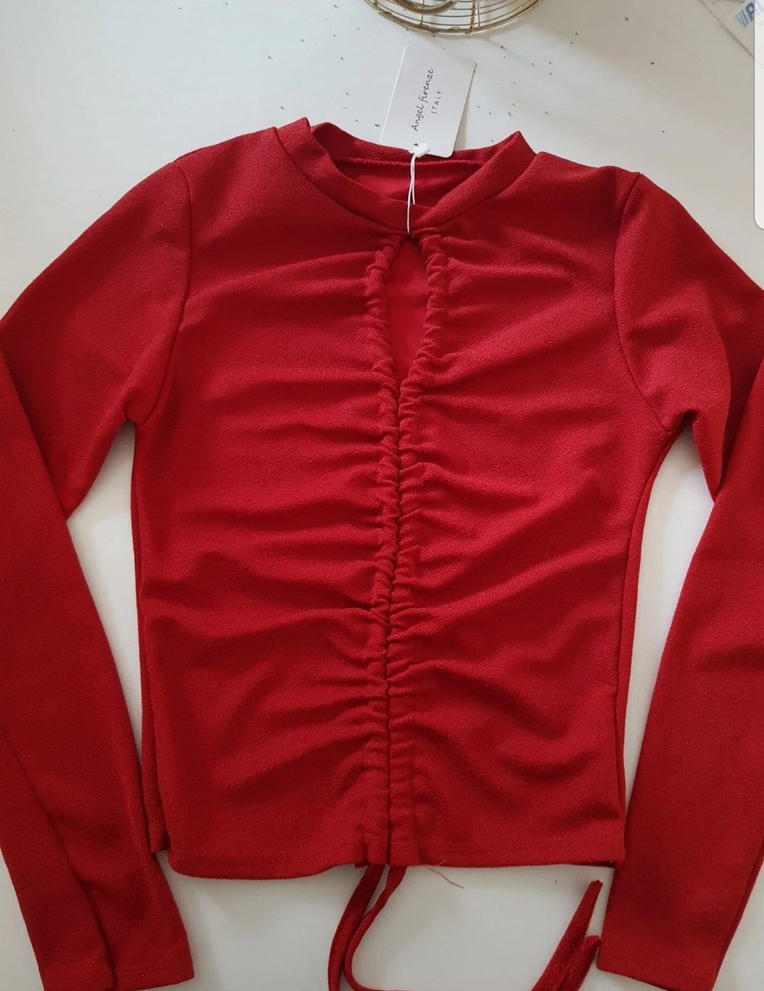Top vermelho franzido novo
