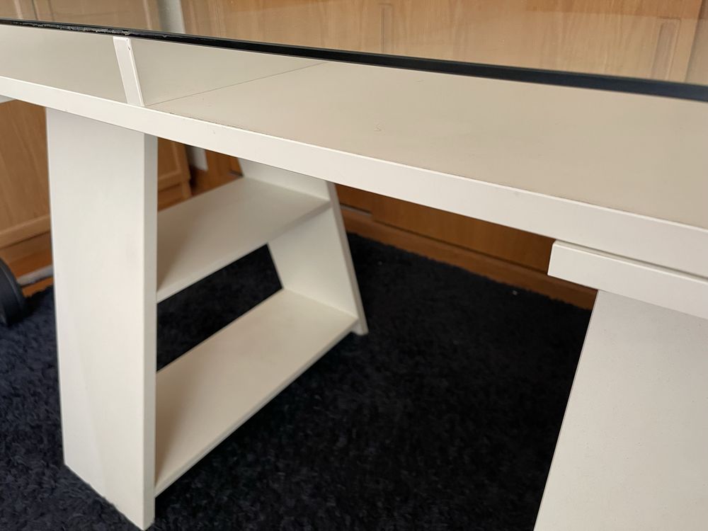 Secretaria cavalete IKEA