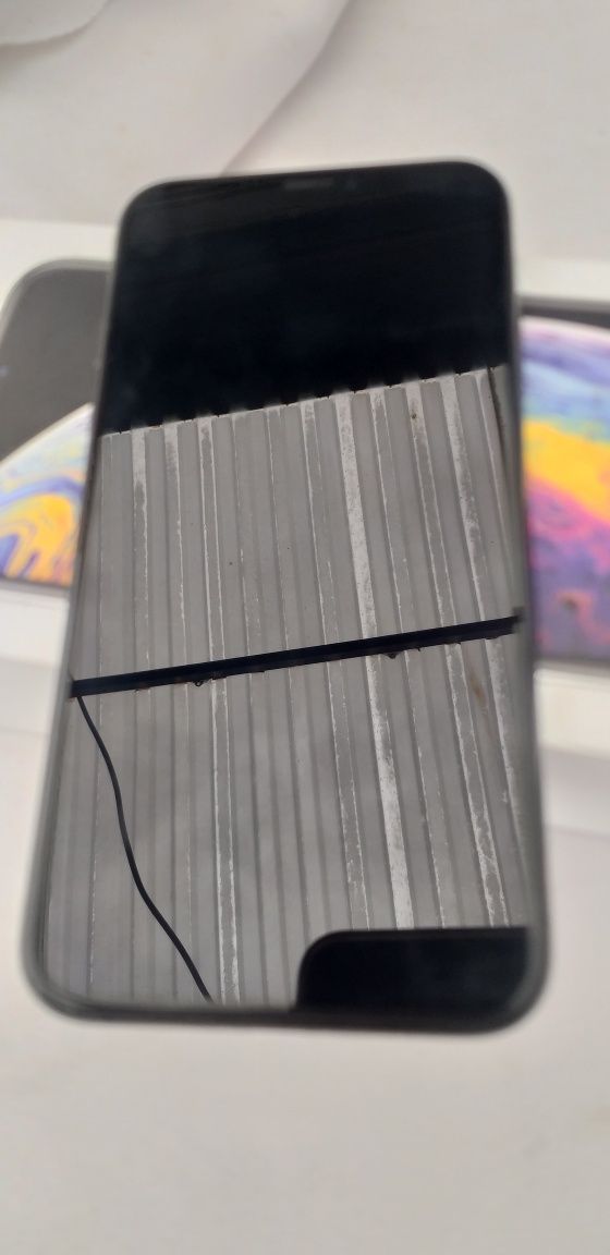 I Phone XS / 64MB