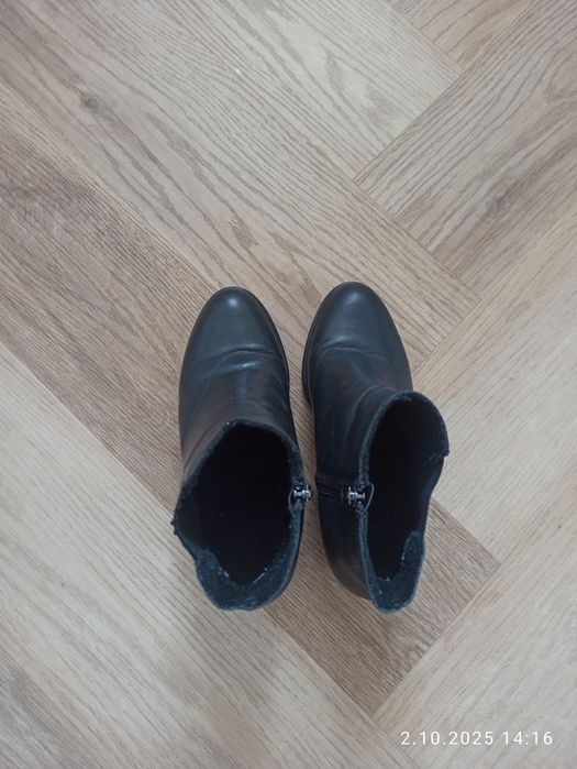 Czarne botki r.36