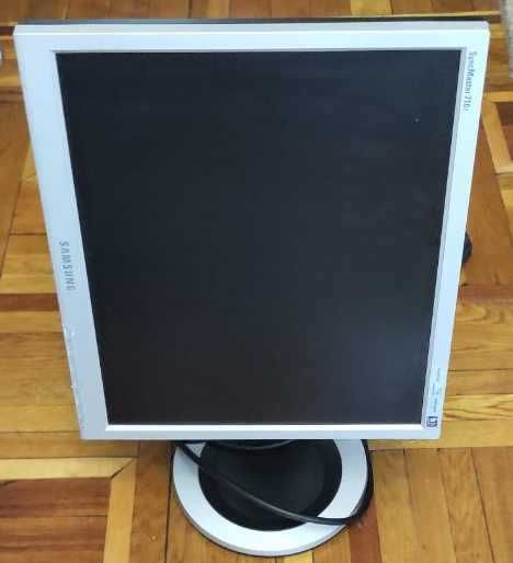 Продам монитор 17" SAMSUNG 710T