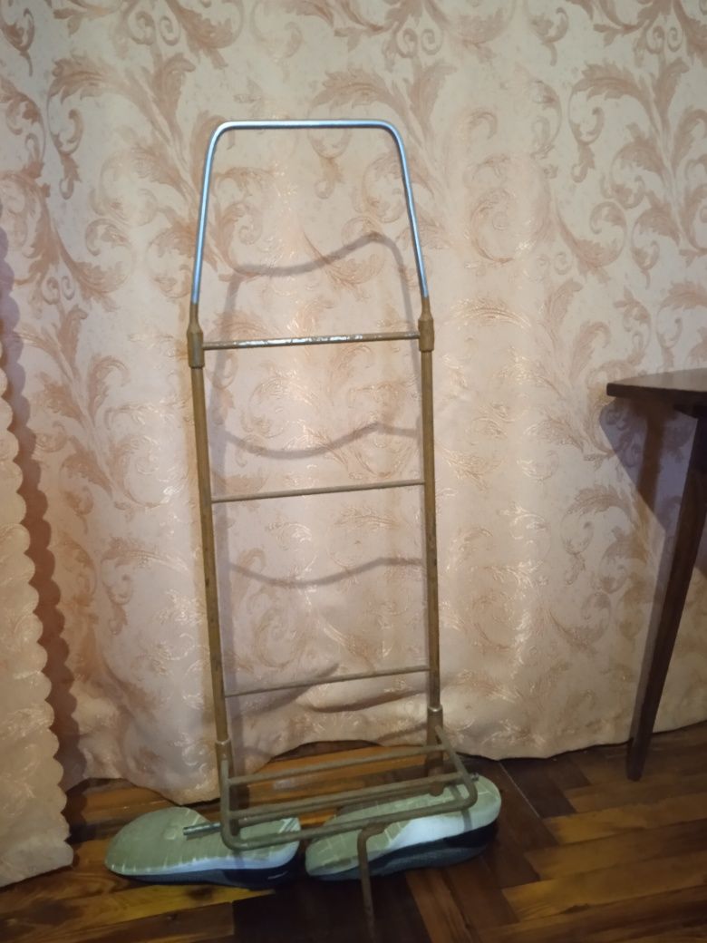 Тележки хозяйственные