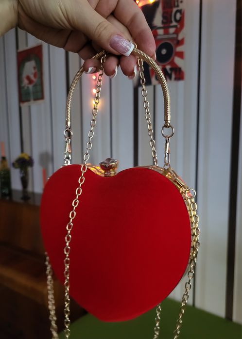 Вечірня сумочка клатч у формі серця