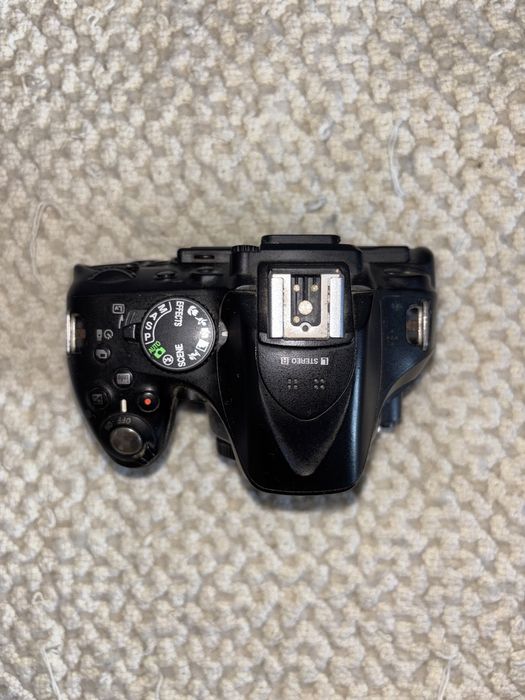 Câmara Nikon D5200 DSLR – Só corpo + acessórios