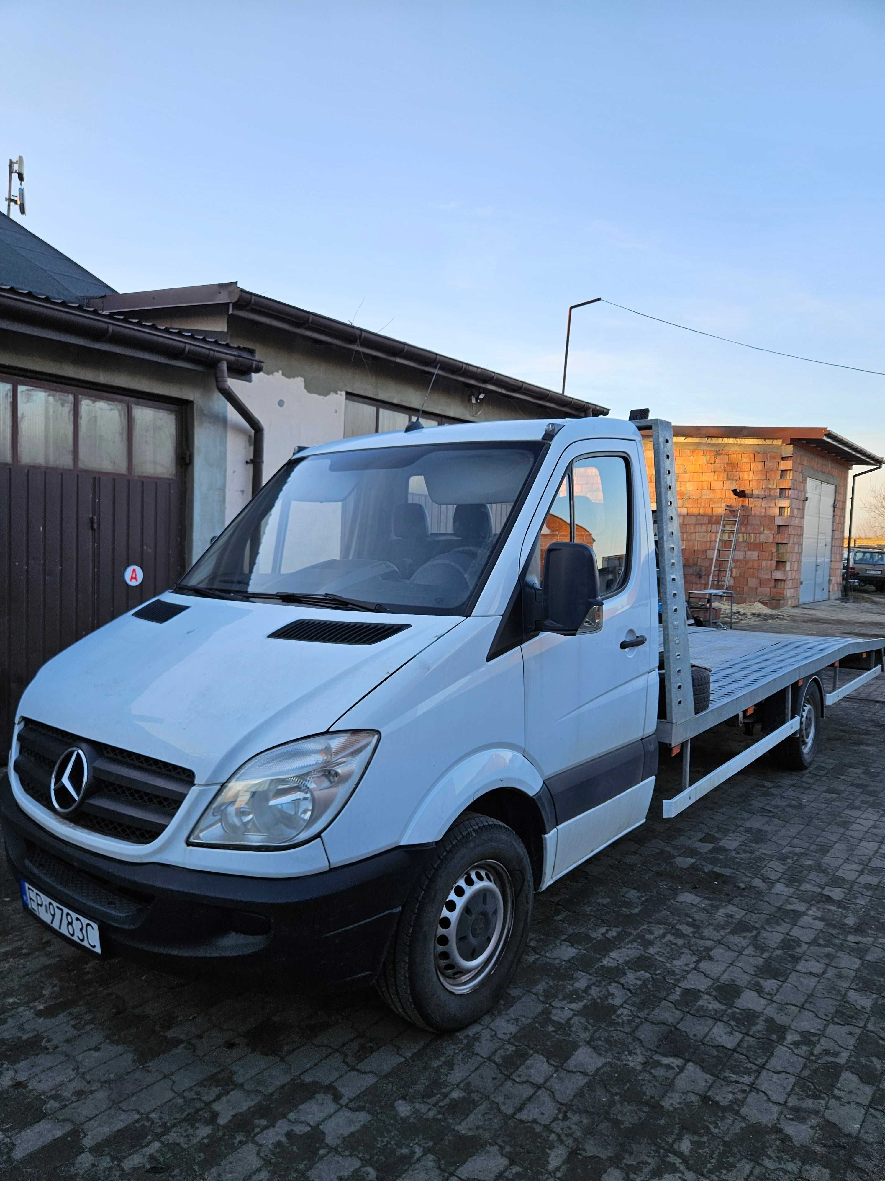 Laweta • Usługi Transportowe • Pomoc Drogowa 24/7 • Auto Laweta Tanio