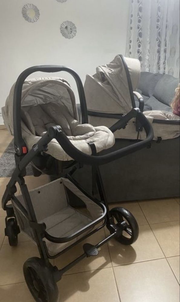 Carrinho de bebe + ovo e alcofa