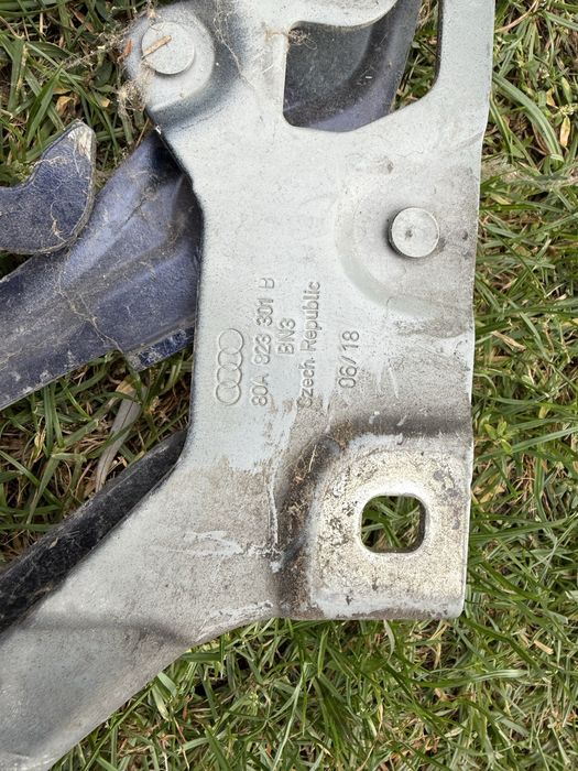 Audi Q5 SQ5 Zawiasy pirotechniczne  Prawy Lewy 80A