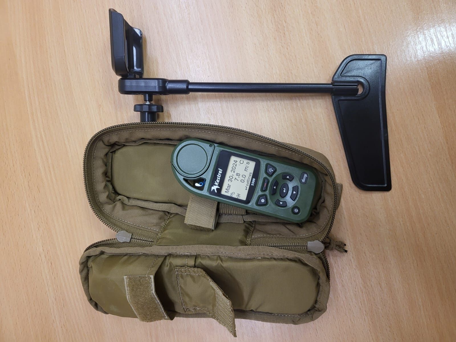 Метeостанція Kestrel 5500 з флюгером та чохлом