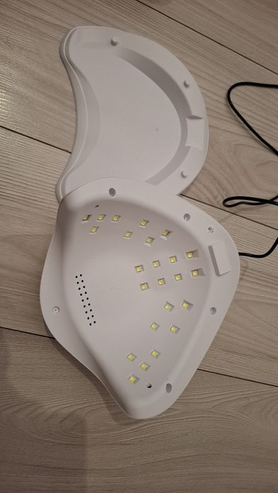 Zestaw Lampa UV led i pochłaniacz pyłu do robienia paznokci