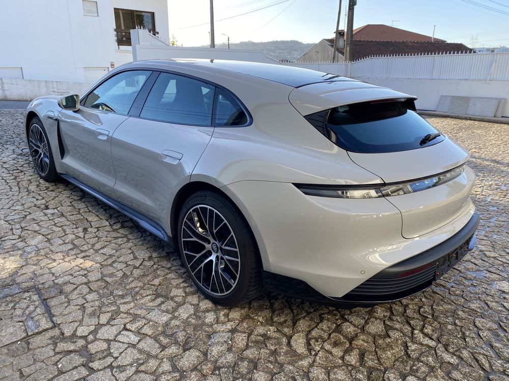 Porsche taycan sport turismo 2022