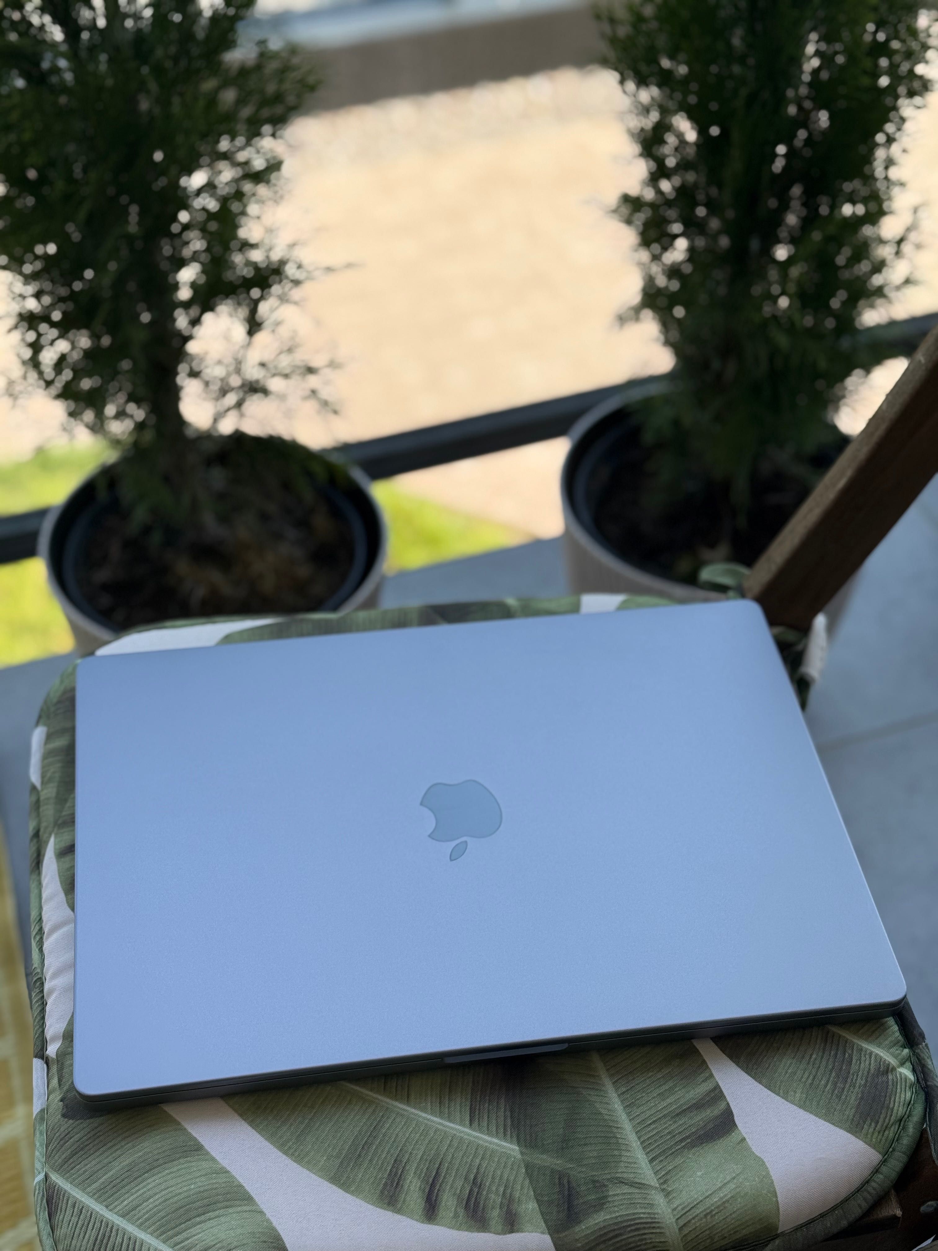 MacBook Pro 16” M1 Max 64GB RAM | 512GB SSD