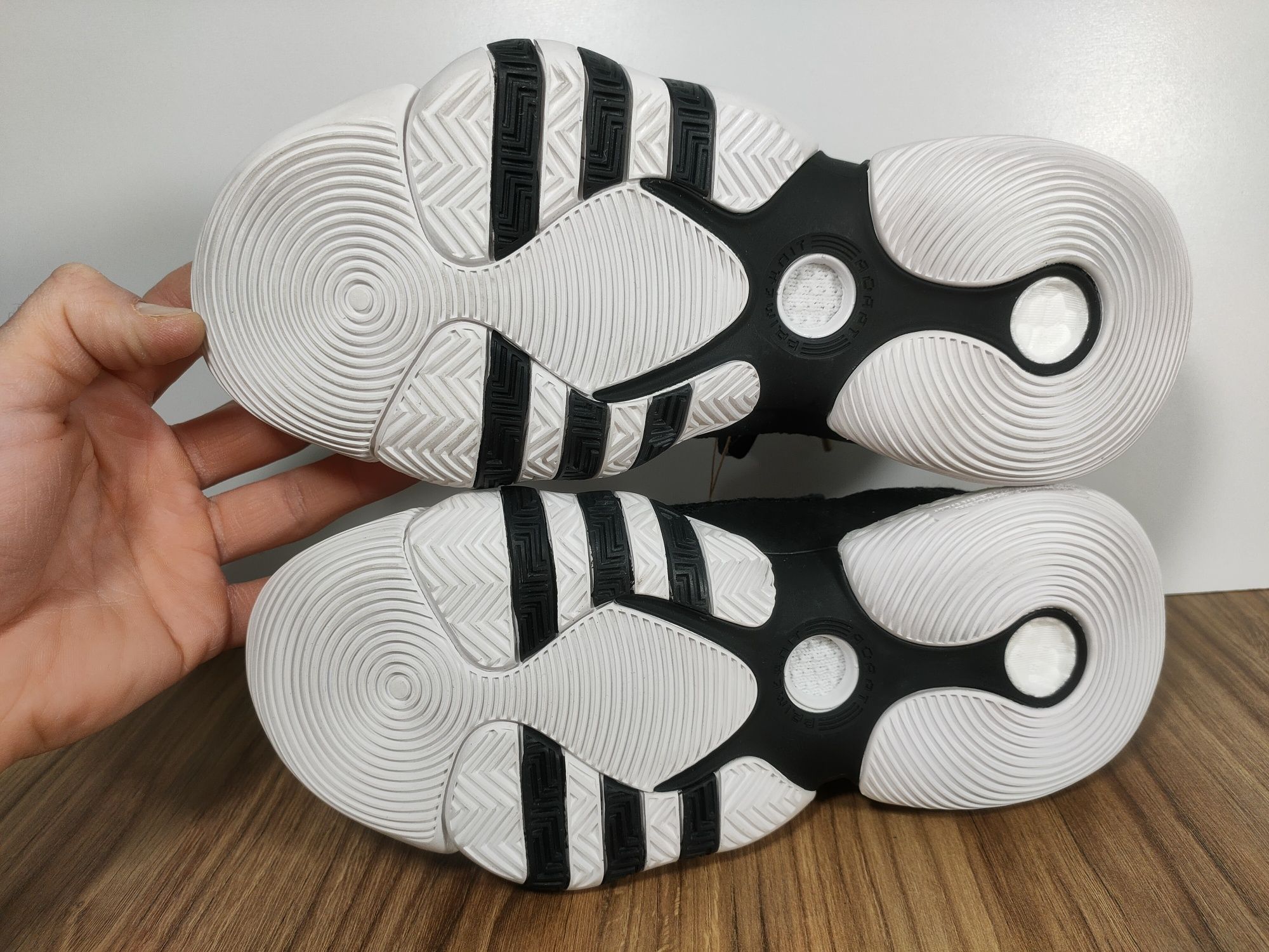 Buty Adidas Trae Young 2.0 Boost Basketball skórzane r. 39 1/3 25cm