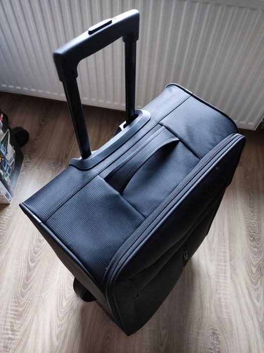 Walizka podróżna na 4 kółkach WGR 652