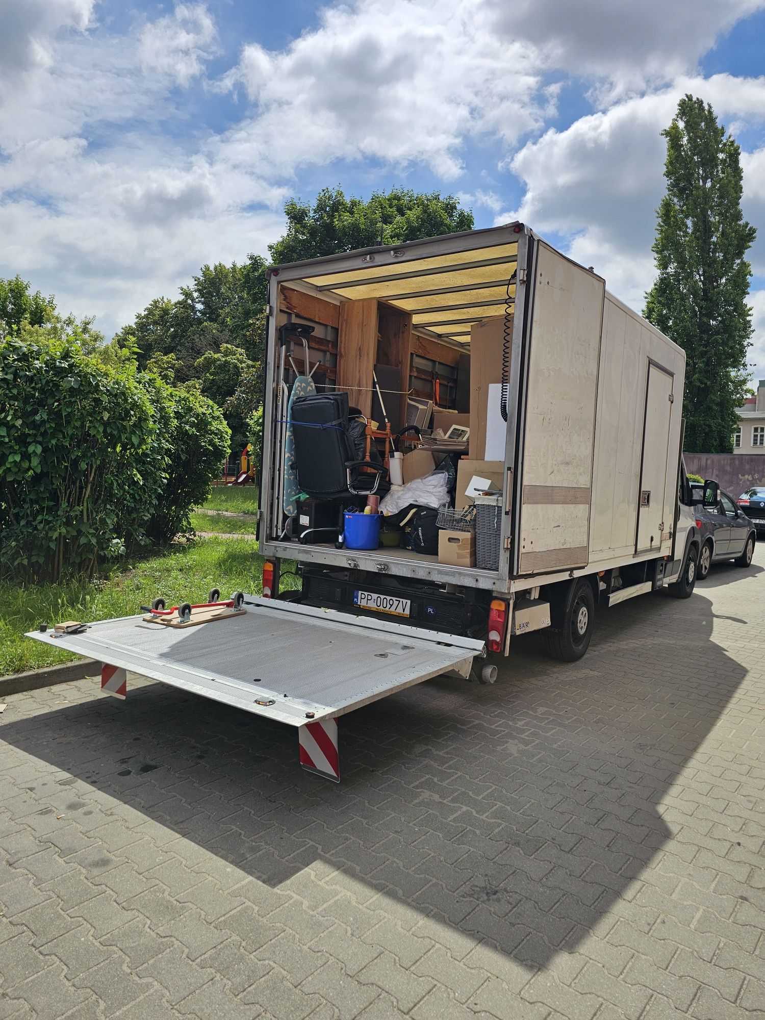 Transport, Przeprowadzki, Większe Zakupy - Żółta Bagażówka czeka