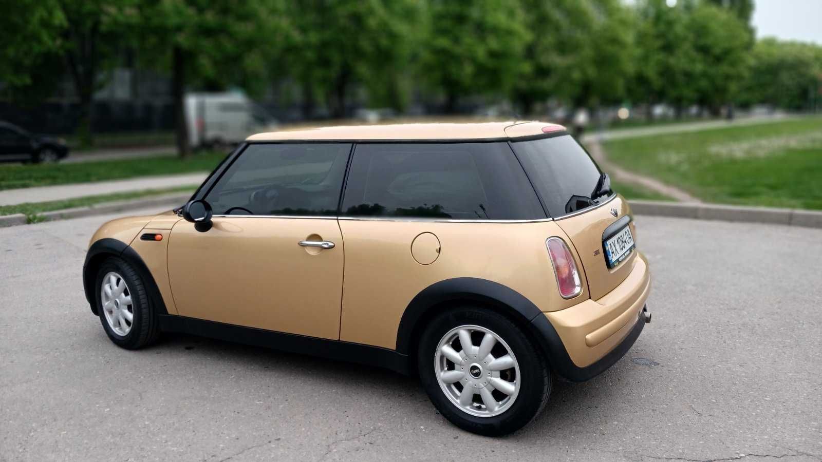 Золотиста перлина чекає свого нового власника! MINI Cooper,  2004 рік.